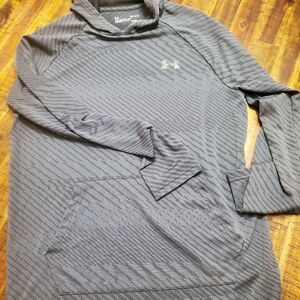 Men's Sz. Medium Underarmour Heat Gear Hoodie...Light Weight. Like New Condition